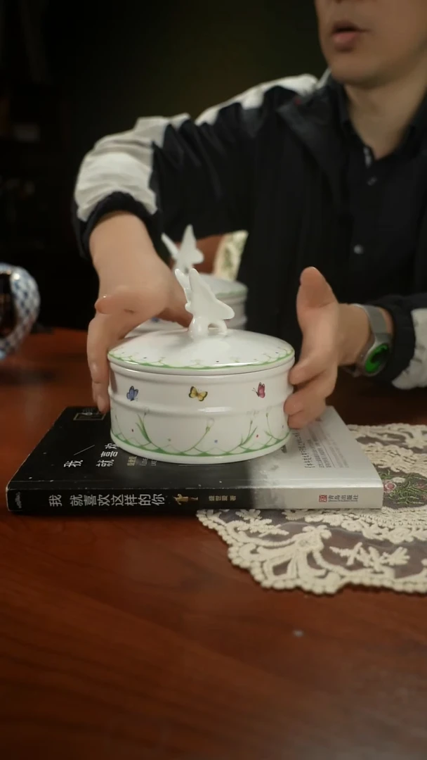 高端礼品（V&B家）溢彩春日小号蝴蝶储物罐-TY