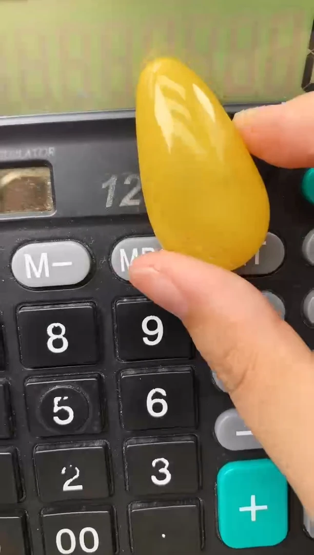 未镶嵌琥珀珠宝奇石173