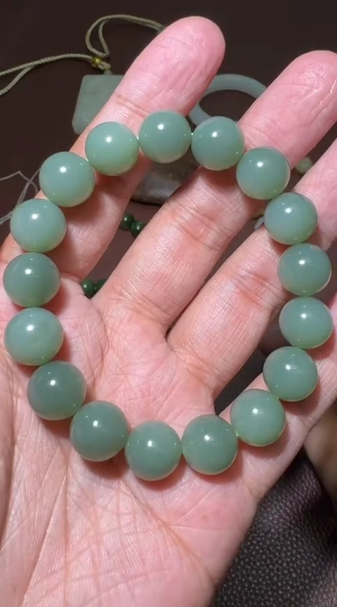 未镶嵌和田玉挂件志*霸和田玉