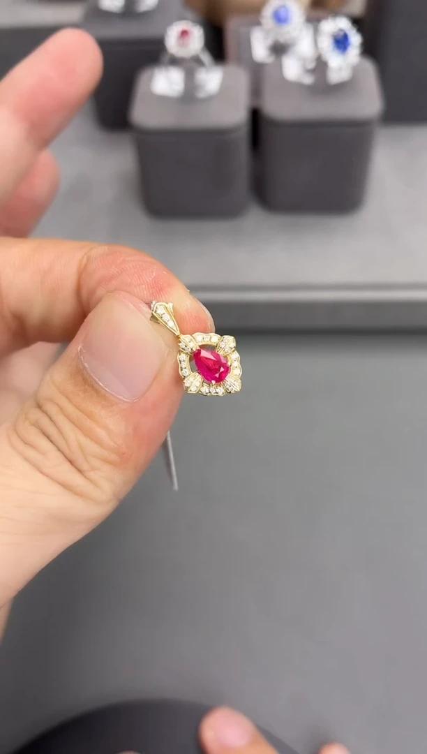 18K金镶嵌吊坠红宝石0.5ct/缅甸/双十一清货价