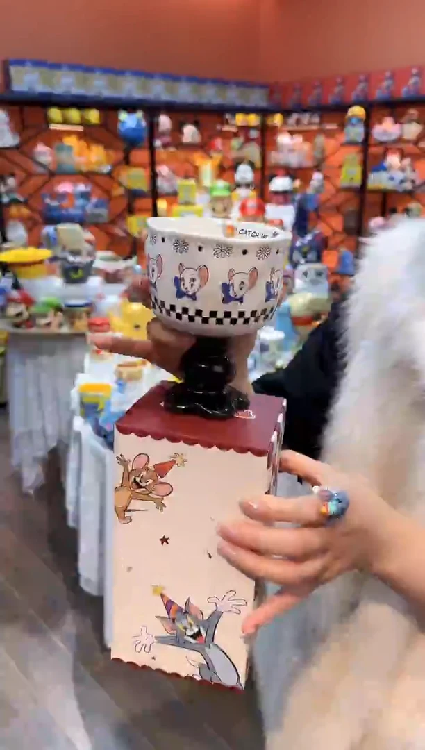 瓷片@@猫和老鼠黑色陶瓷高足杯