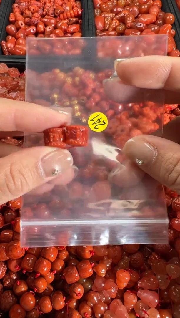 【闪购商品】南红玛瑙颈饰未镶嵌1