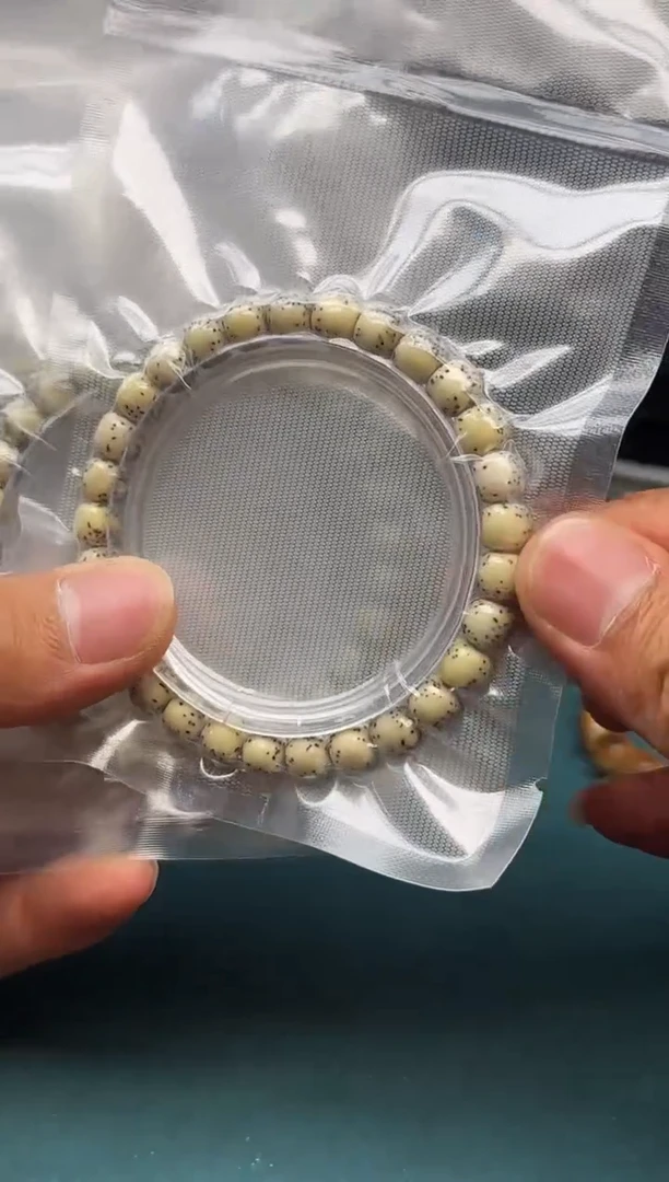 星月菩提吊坠1/4 小河豚尺寸8*7左右