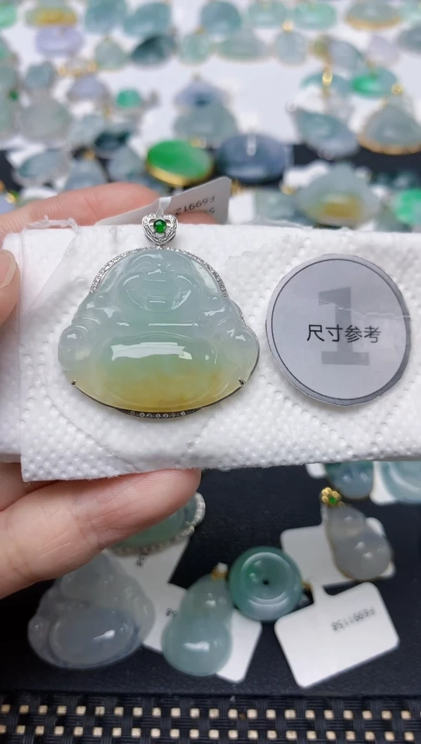 颈饰18K金镶嵌翡翠天然缅甸A货翡翠