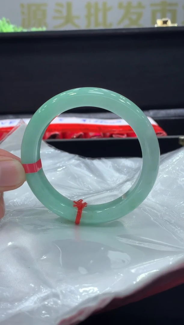 未镶嵌手镯翡翠翡翠手镯