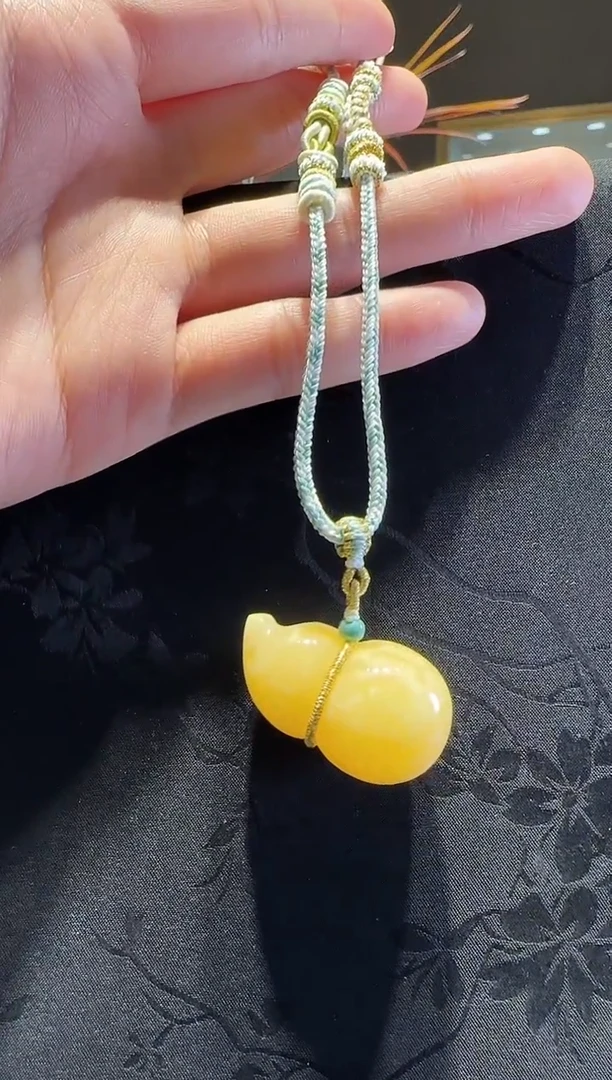 蜜蜡颈饰未镶嵌葫芦吊坠