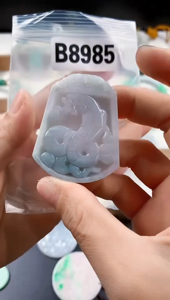 颈饰未镶嵌翡翠天然翡翠吊坠挂件
