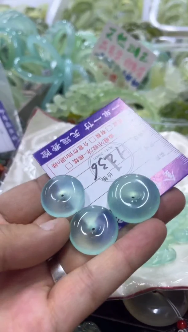 未镶嵌蛇纹石玉颈饰随机发一个