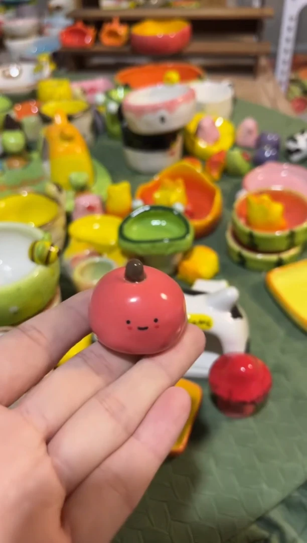 110手绘釉下彩微瑕陶瓷