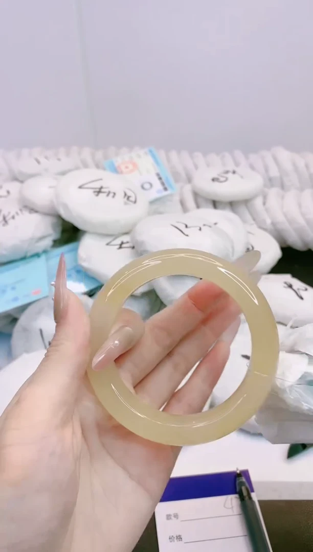 石英质玉手镯未镶嵌29X42-56