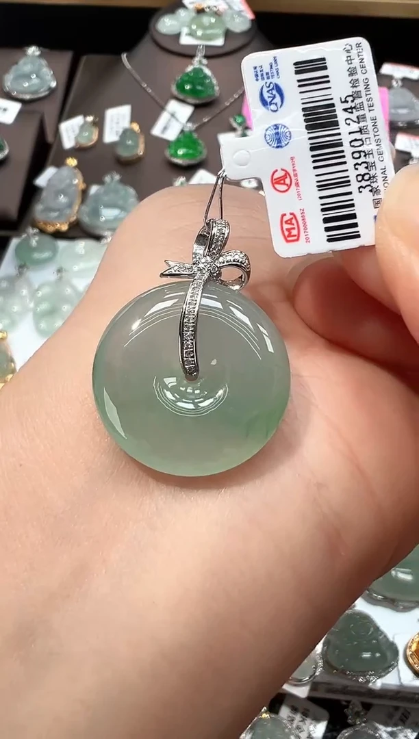 吊坠(不含链)18K金镶嵌翡翠平安扣吊坠1245   25.7  26.2  5.2