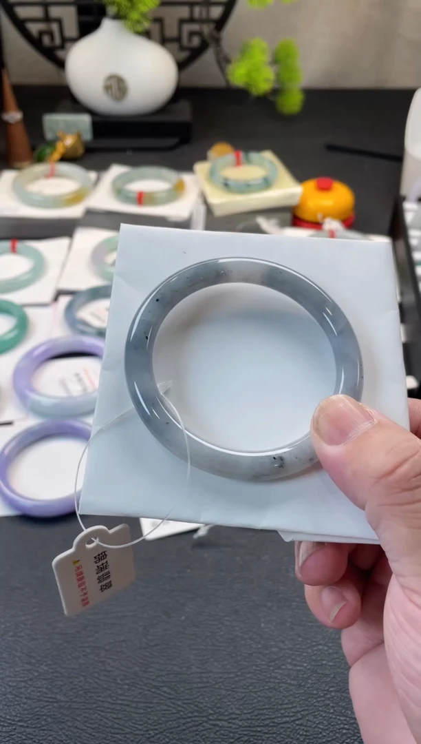 翡翠手镯未镶嵌56圆条