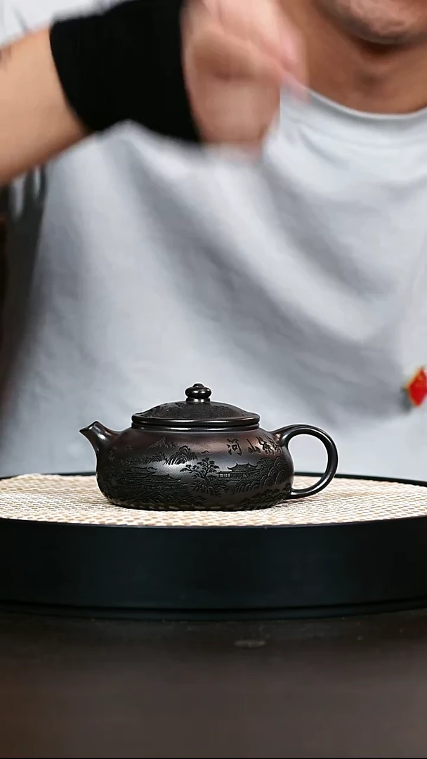 紫砂茶宠石黄山河刻绘寒江紫砂壶