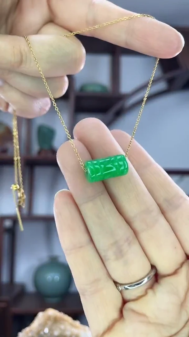 吊坠(赠链)未镶嵌翡翠D 72辣绿路路通