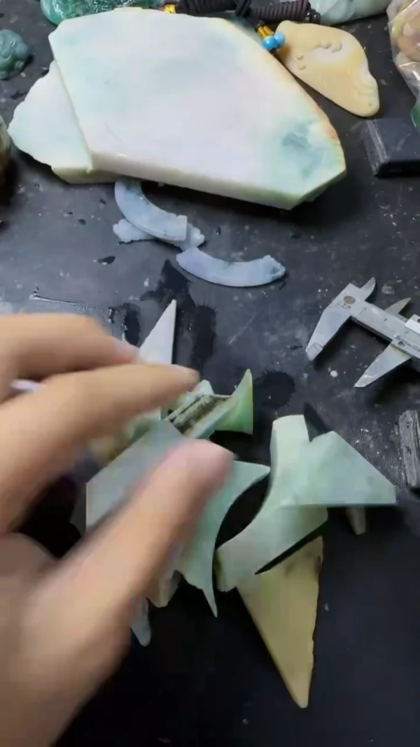 未镶嵌挂件翡翠696