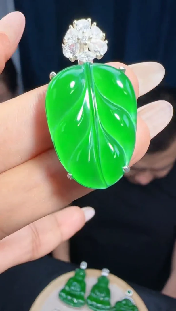 未镶嵌定制翡翠翡翠吊坠195