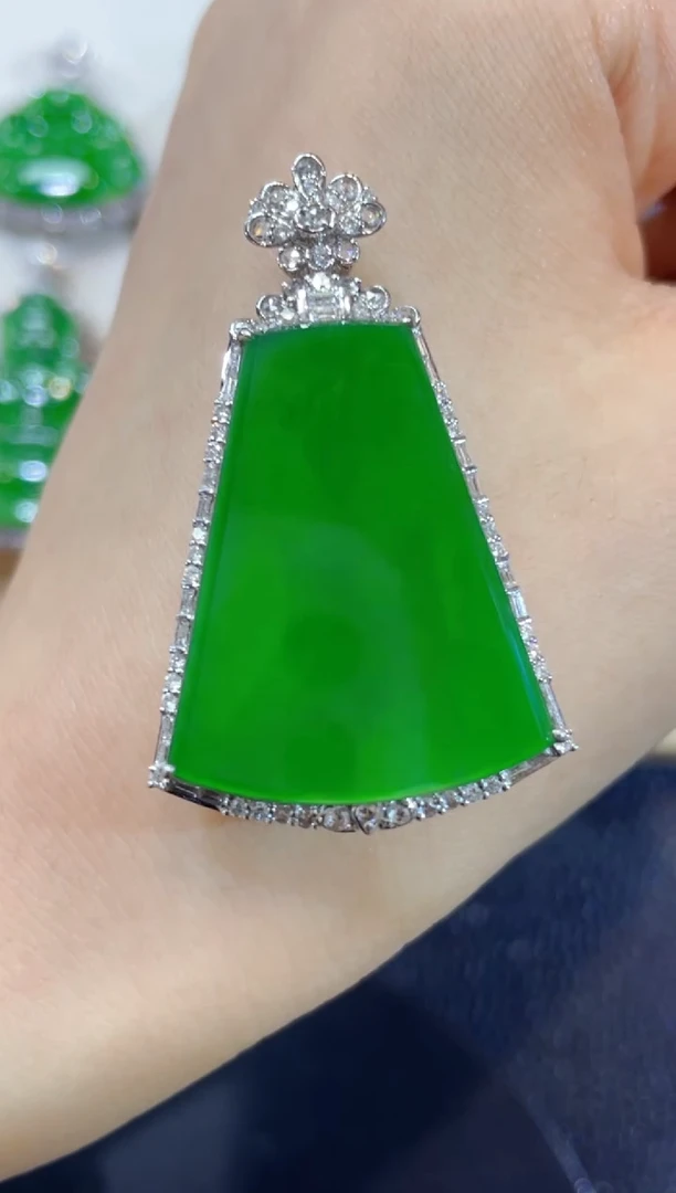 颈饰18K金镶嵌翡翠104