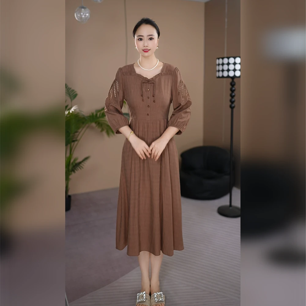 2025夏季新款妈妈装新中式连衣裙时尚V领中长袖高腰中长连衣裙