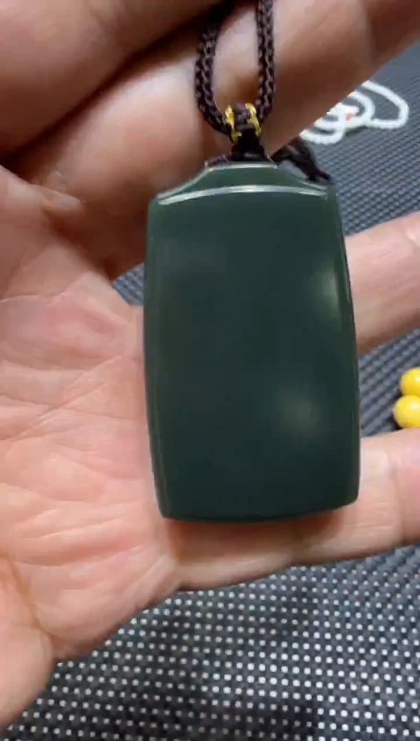 颈饰未镶嵌和田玉挂件