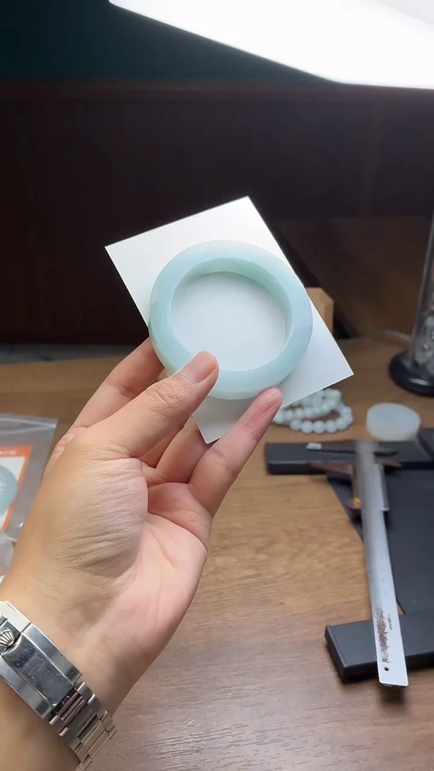 未镶嵌手镯定制翡翠雕***?定制