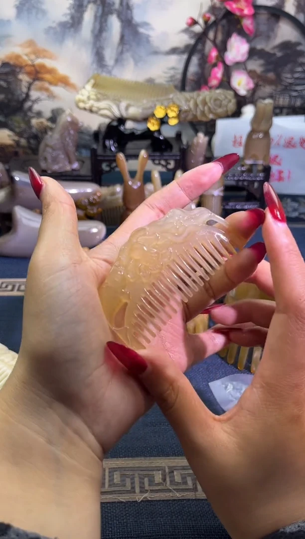高贵羊精雕包包梳