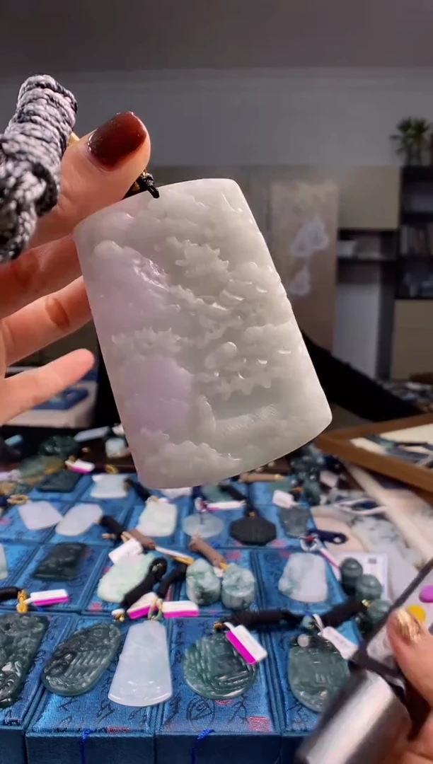 颈饰未镶嵌翡翠多样性发其一