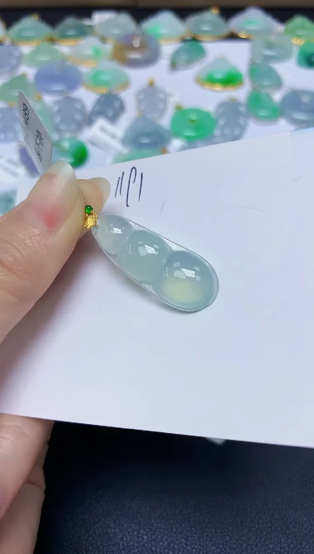翡翠18K金镶嵌颈饰 天然翡翠A货