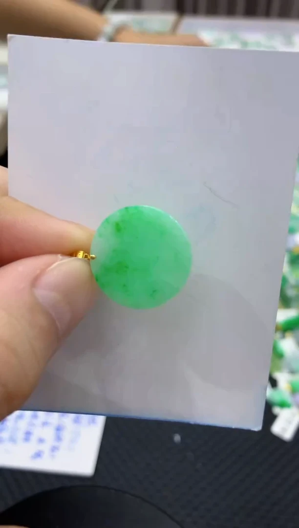 颈饰18K金镶嵌翡翠天然缅甸翡翠A货
