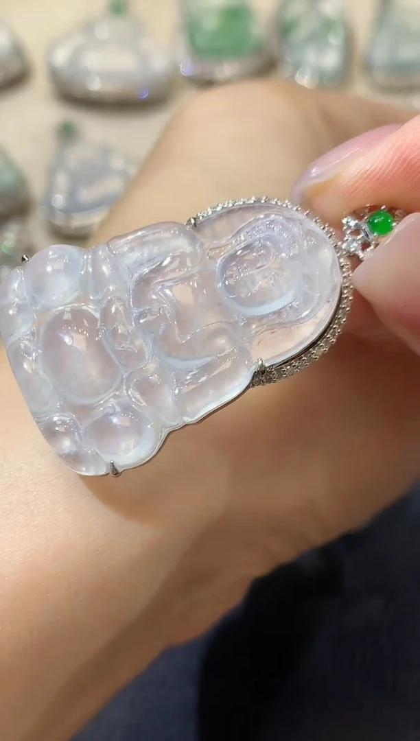 【闪购商品】翡翠吊坠(不含链)18K金镶嵌C23