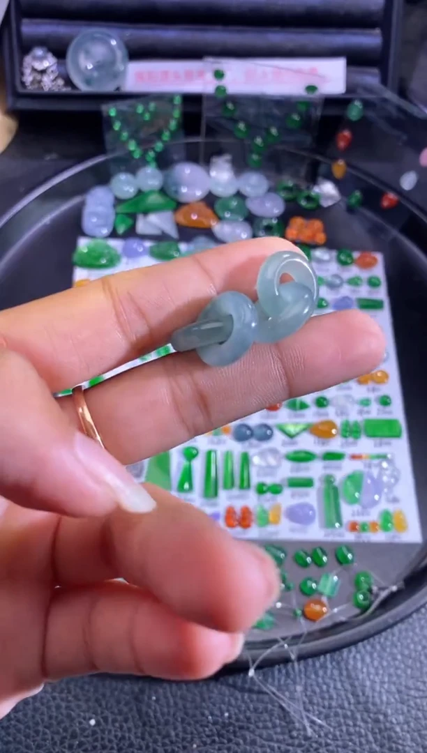 未镶嵌挂件翡翠扣子