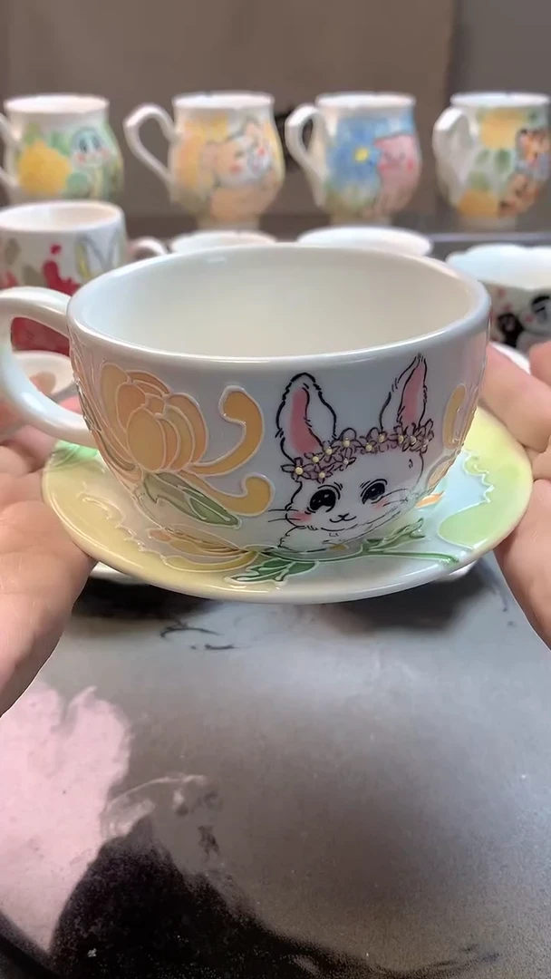 一味*手绘*秋兔抱菊-咖啡杯