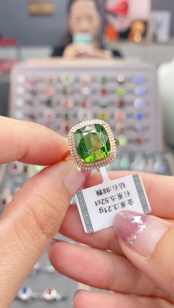 18K金镶嵌戒指碧玺5.52