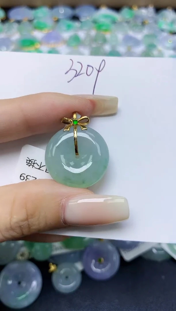 翡翠18K金镶嵌颈饰 天然缅甸翡翠A货