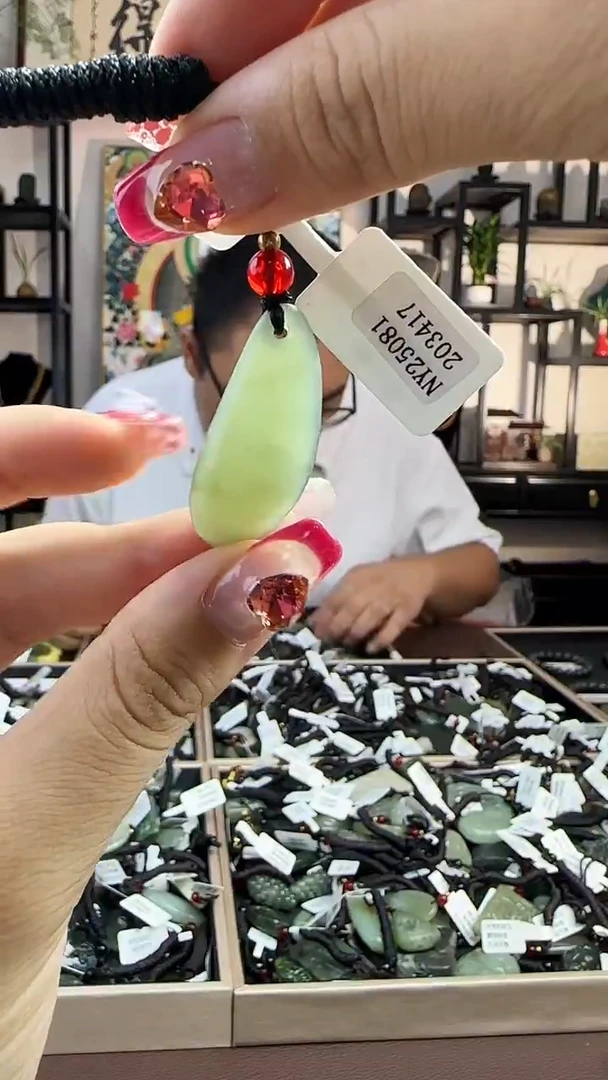 颈饰未镶嵌和田玉3417