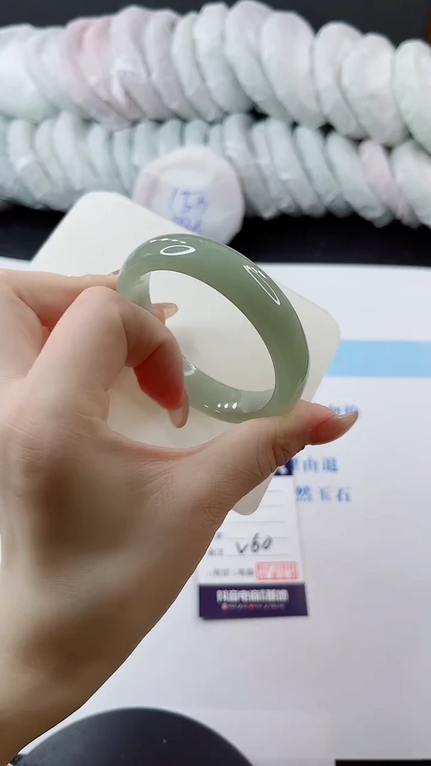 未镶嵌手镯石英质玉多样性发货V60