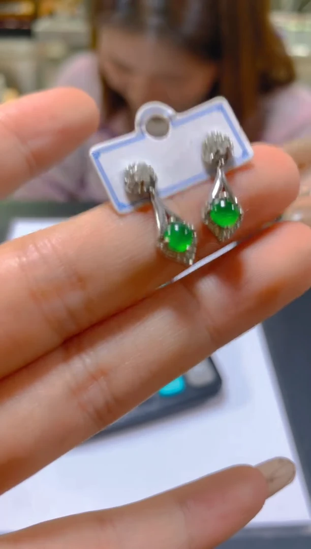 未镶嵌翡翠耳饰多样性发一