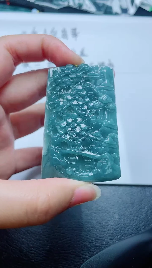 翡翠未镶嵌颈饰