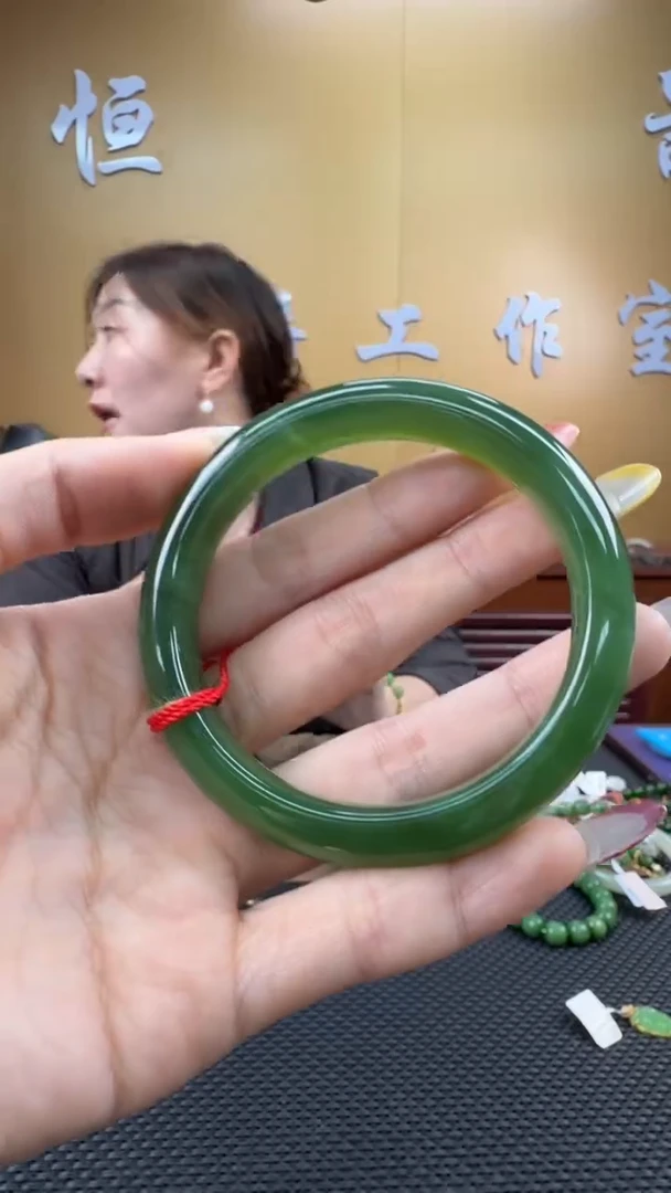 颈饰未镶嵌和田玉手镯60