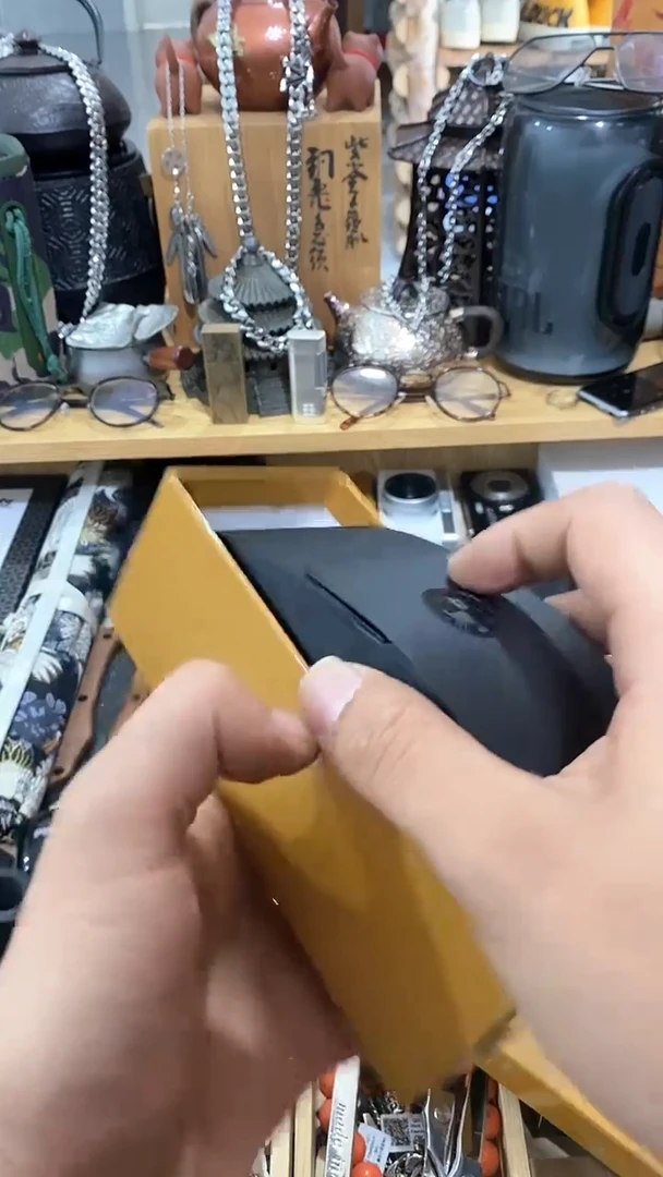 瓷片闪购商品  如图所示