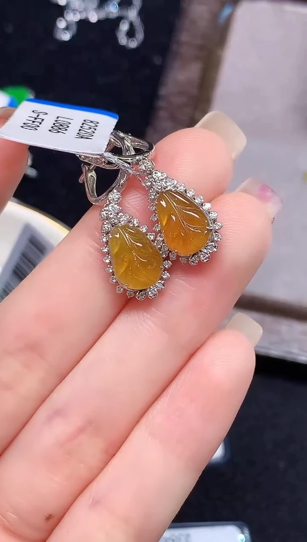 18K金镶嵌翡翠耳饰L0886多样性发其一