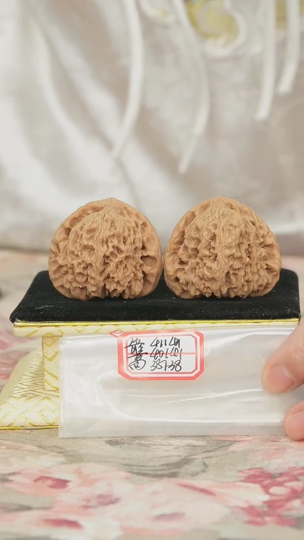 把件文玩核桃原产地南疆石