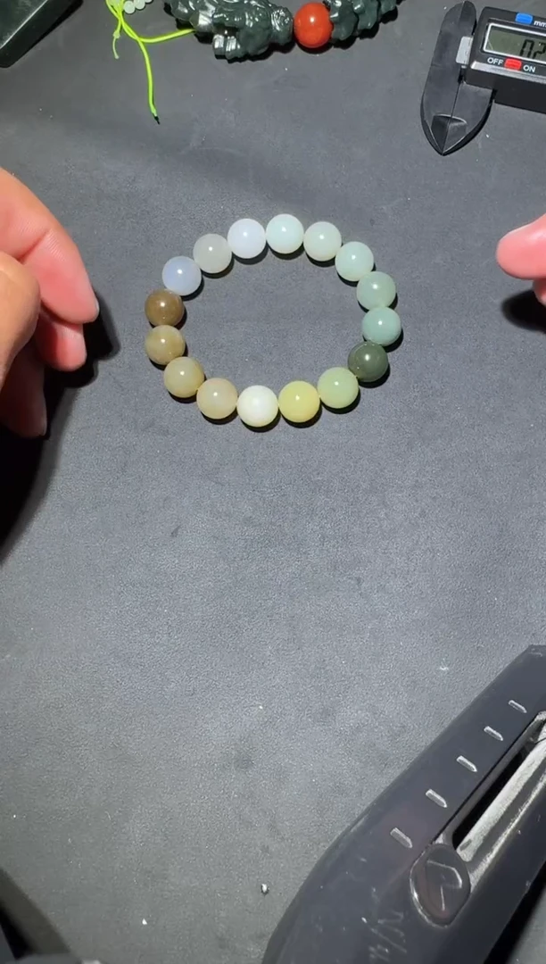 未镶嵌和田玉（糖玉）车挂和田玉