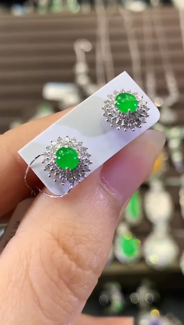 18K金镶嵌翡翠耳饰B231