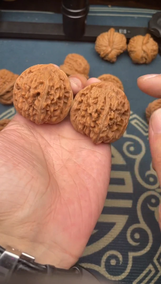 文玩核桃吊坠四座楼保41