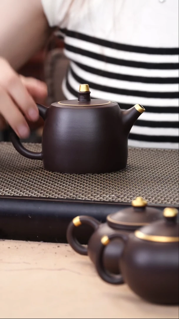 茶壶紫砂四号井茄皮紫泥描金汉铎220cc