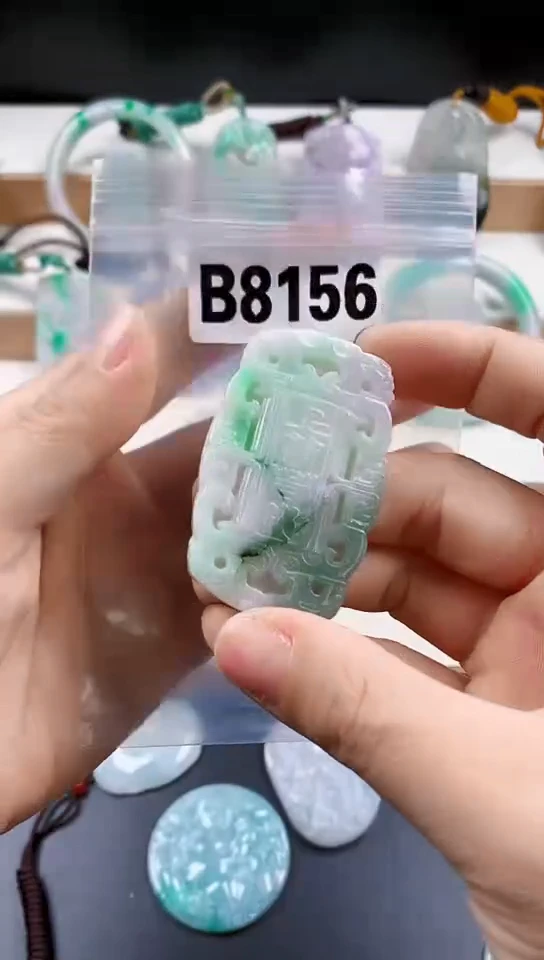 颈饰未镶嵌翡翠天然翡翠吊坠挂件