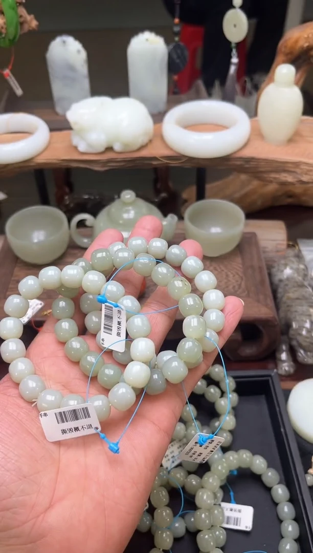 【闪购商品】和田玉手串未镶嵌卡12且末青白老型 微瑕多样性发一