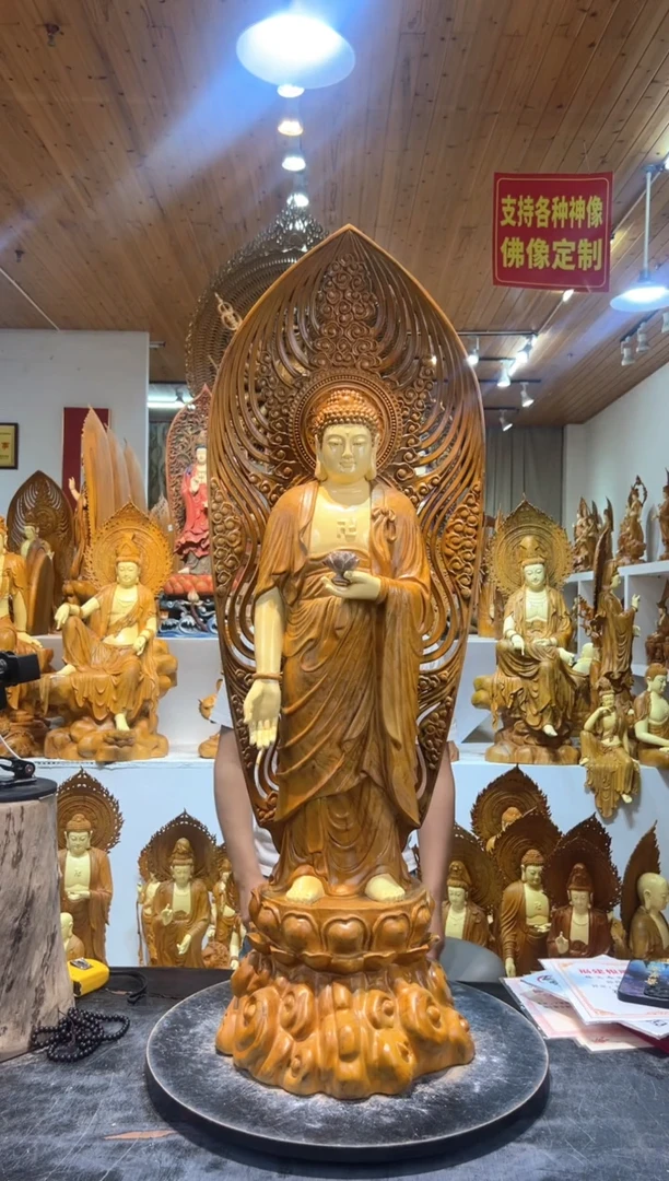 香樟木木雕款阿弥陀佛像
