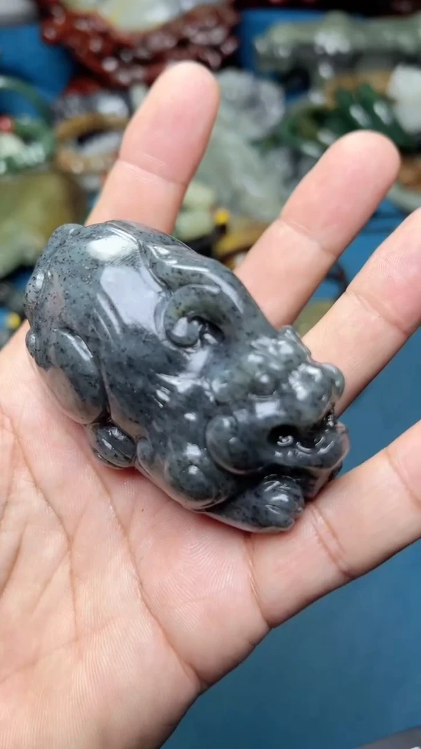 和田玉未镶嵌把件-