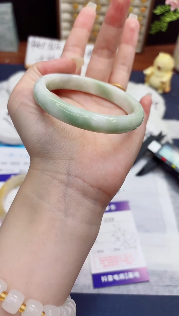 未镶嵌手镯石英质玉39-翠玉-圈口56